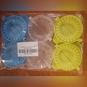 NWT Six Piece Mini Dumpling/ Empanada Maker
